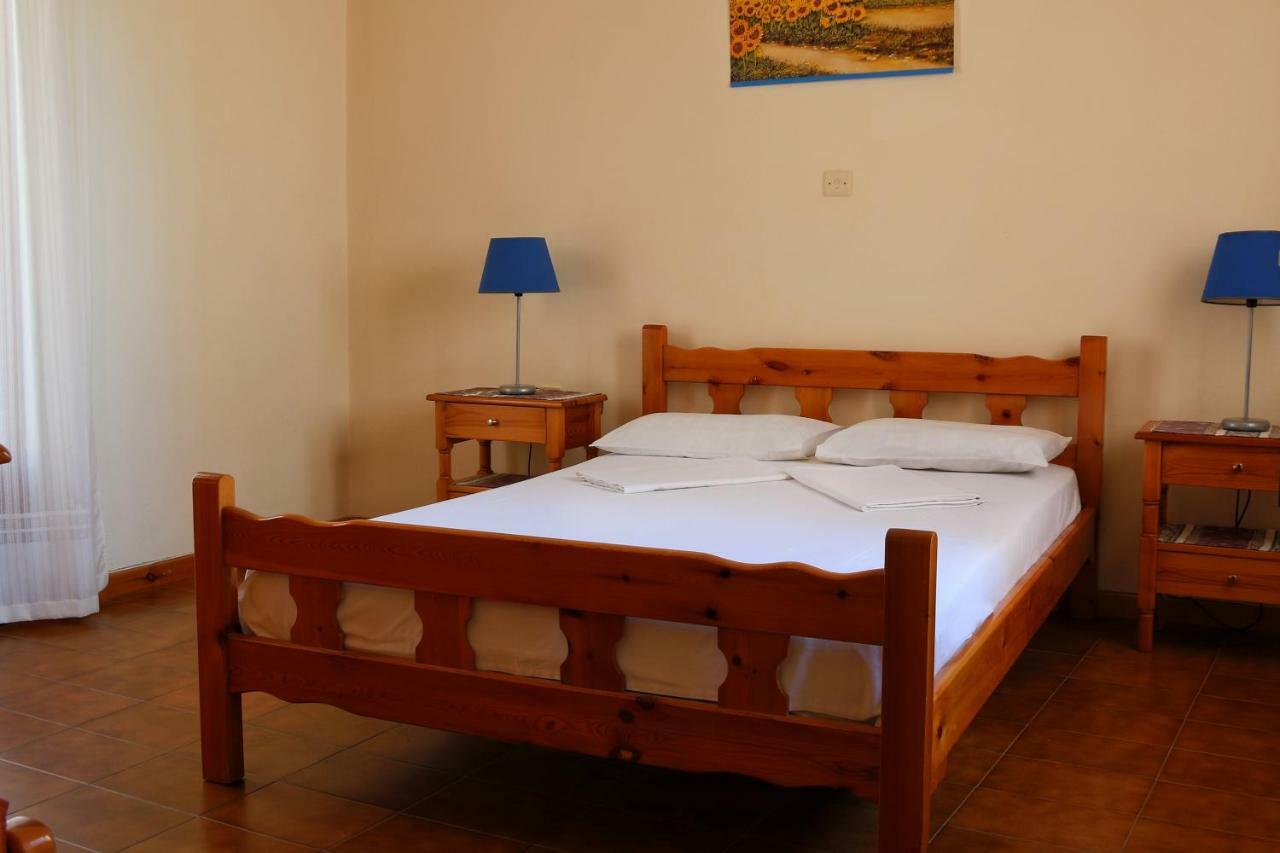 Seaview Self Catering Apartment - Helen No 1 Xiropigado Eksteriør billede